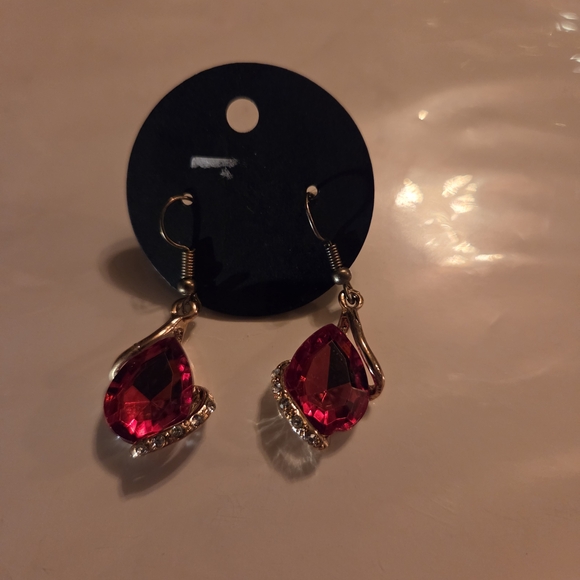 Elegant Red Teardrop Earrings - Picture 2 of 2